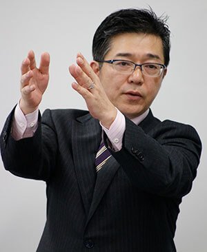 中村義裕氏